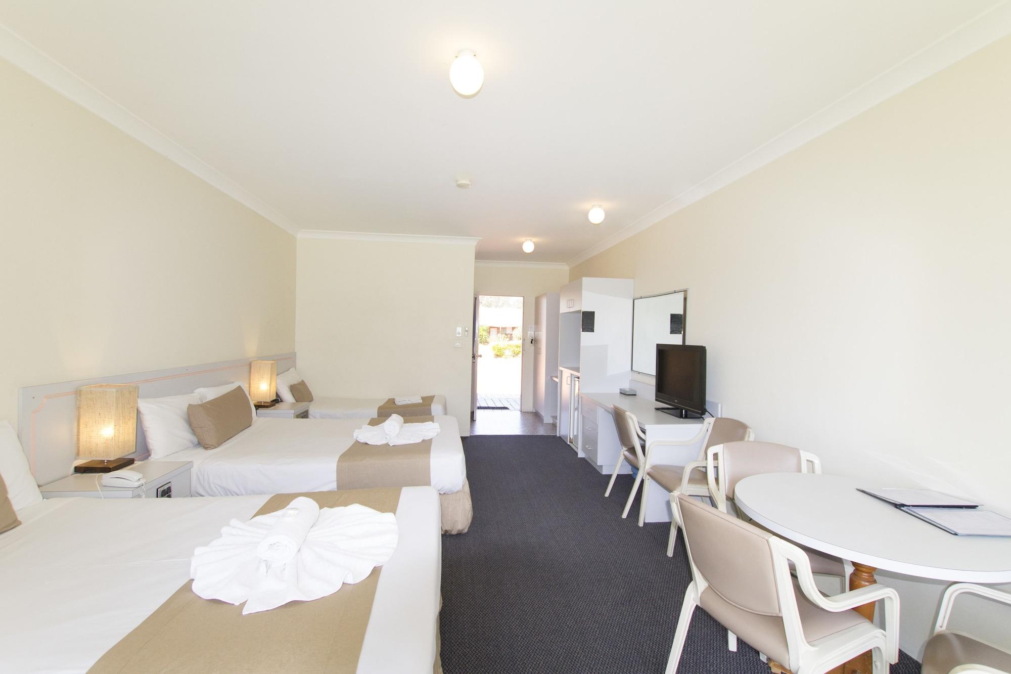 Island Palms Motor Inn Форстър Екстериор снимка