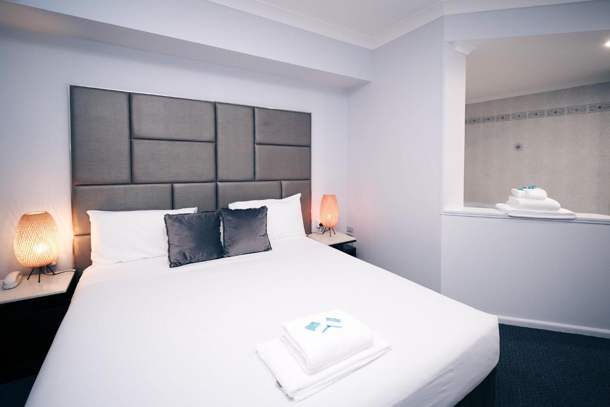 Island Palms Motor Inn Форстър Екстериор снимка