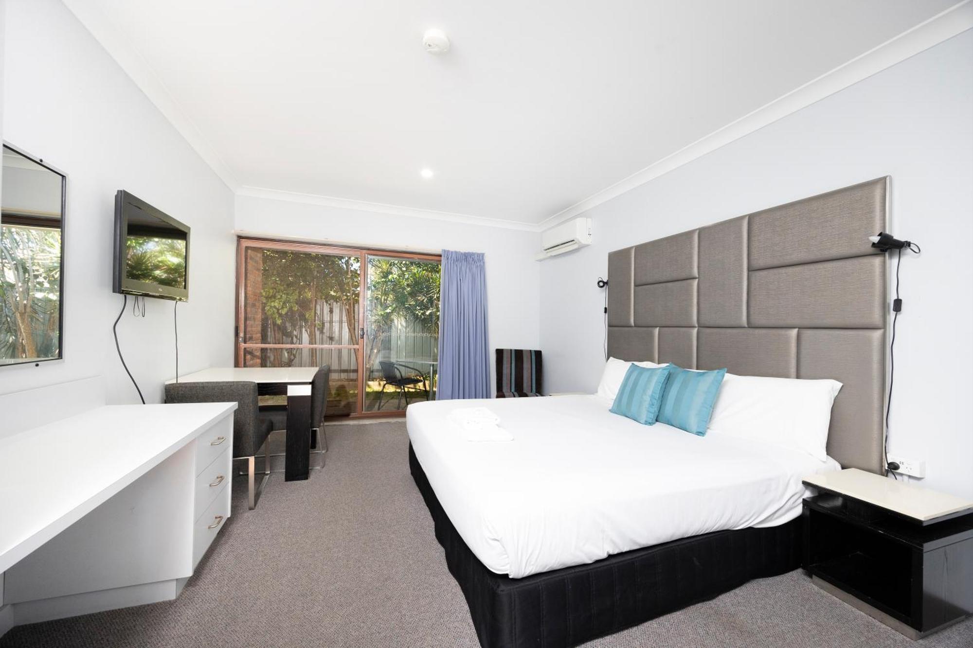 Island Palms Motor Inn Форстър Екстериор снимка