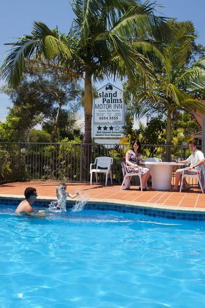 Island Palms Motor Inn Форстър Екстериор снимка